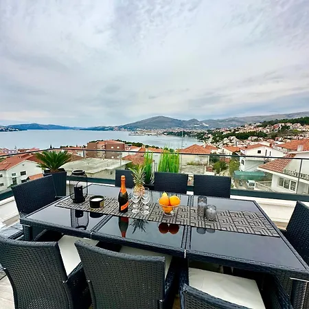 Luxury Lila Apartment