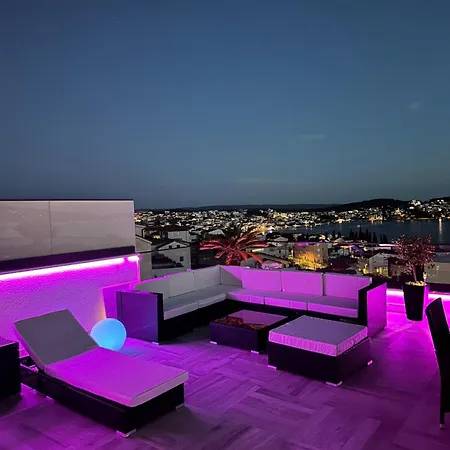 Apartment Luxury Lila