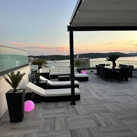 Luxury Lila Apartament *