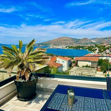 Luxury Lila 特罗吉尔