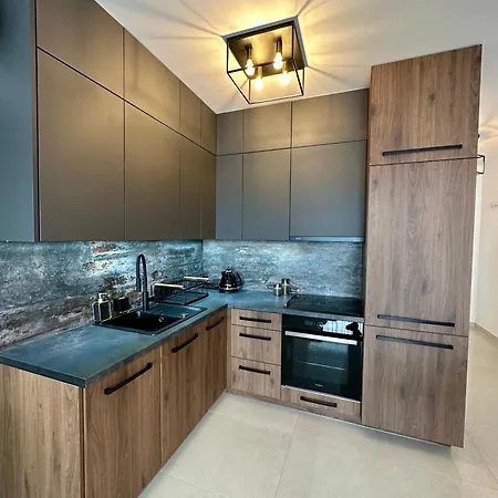 Luxury Lila 特罗吉尔