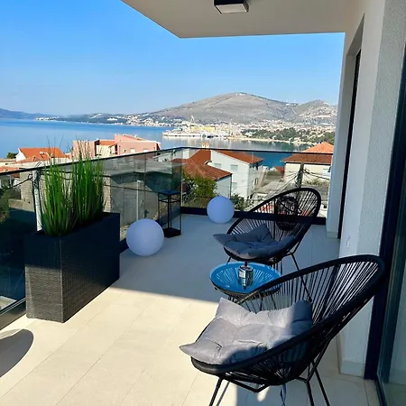 Luxury Lila 公寓 *