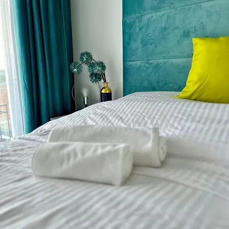 Luxury Lila 特罗吉尔